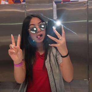 Meet your Posher, Holly